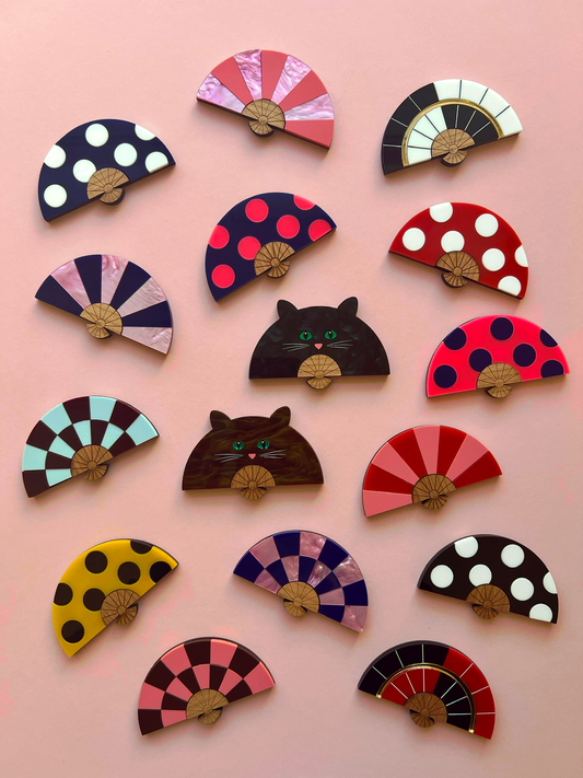 Fan brooch - hot pink / navy polka