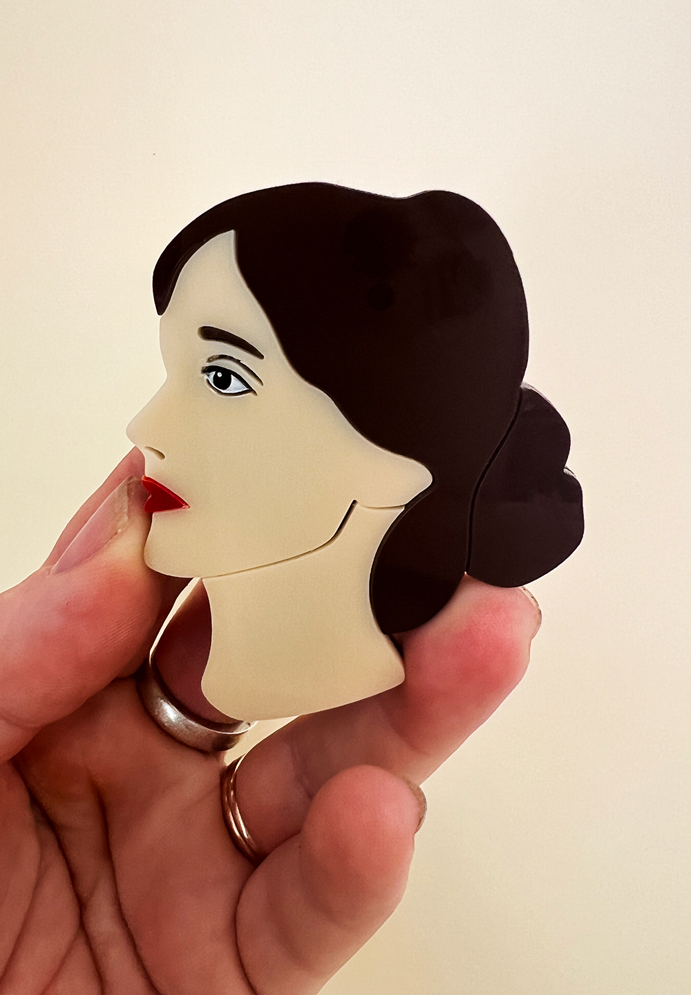 Virginia Woolf brooch - sample