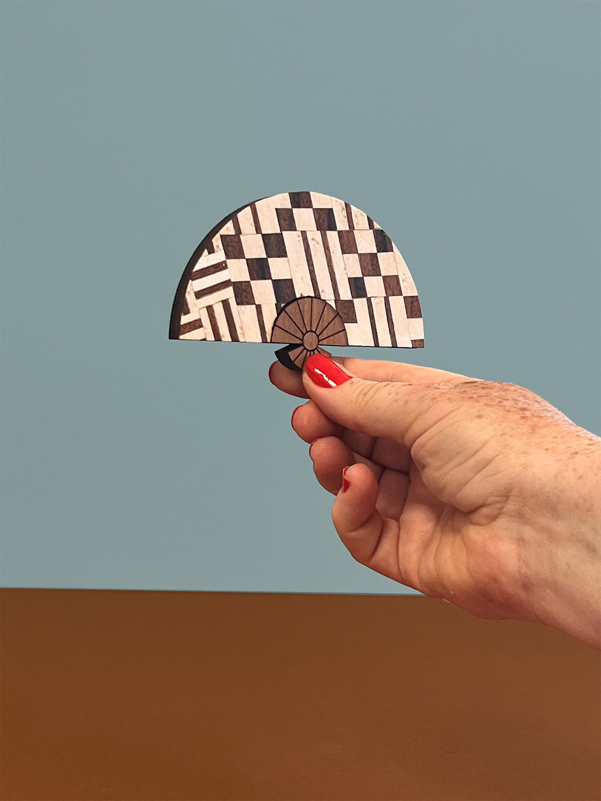 Mini wall fan