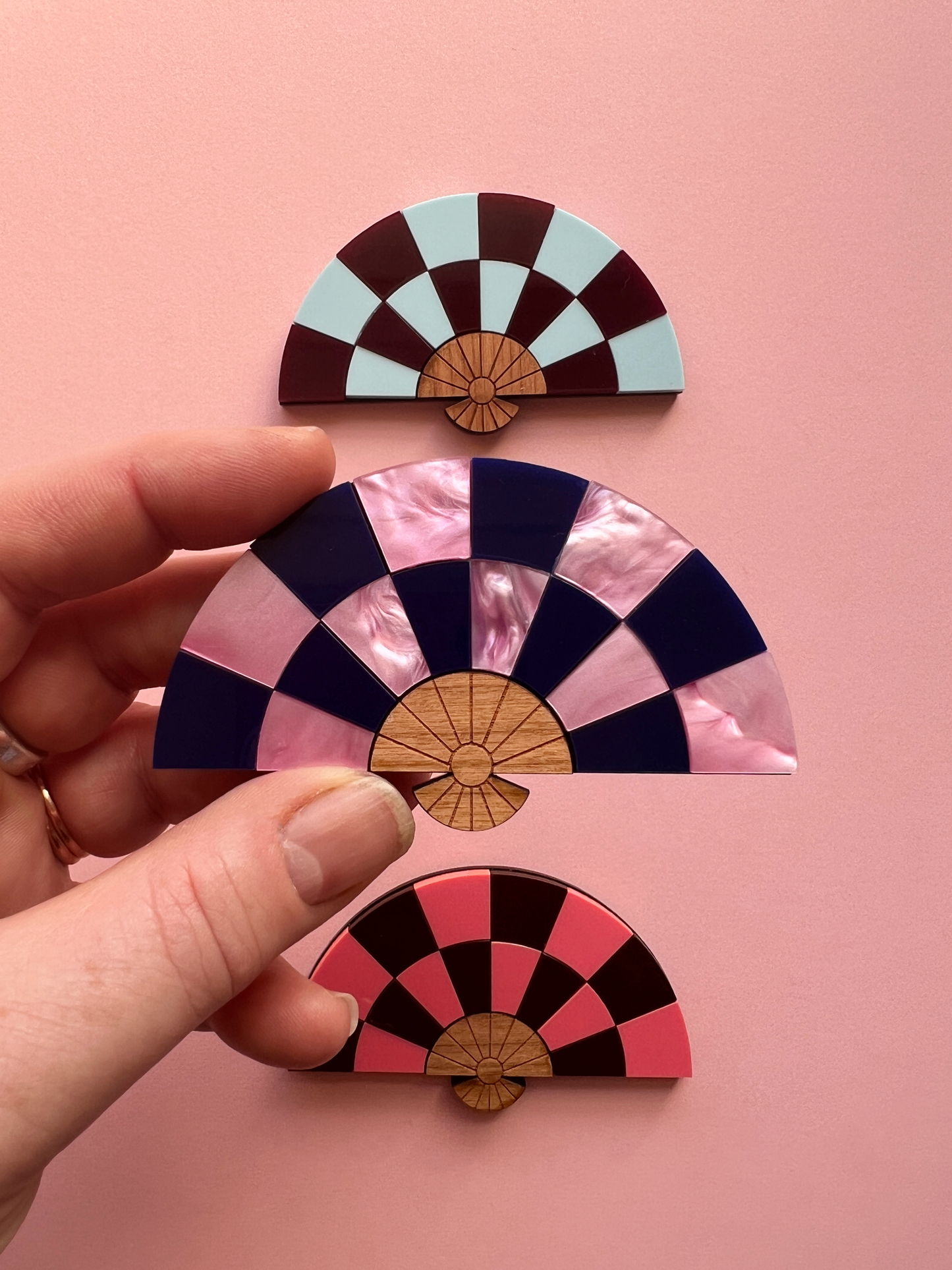 Fan brooch - Blue / Pink Marble Check