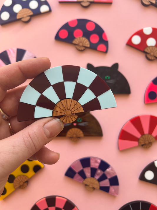 Fan brooch - Blue / Brown check
