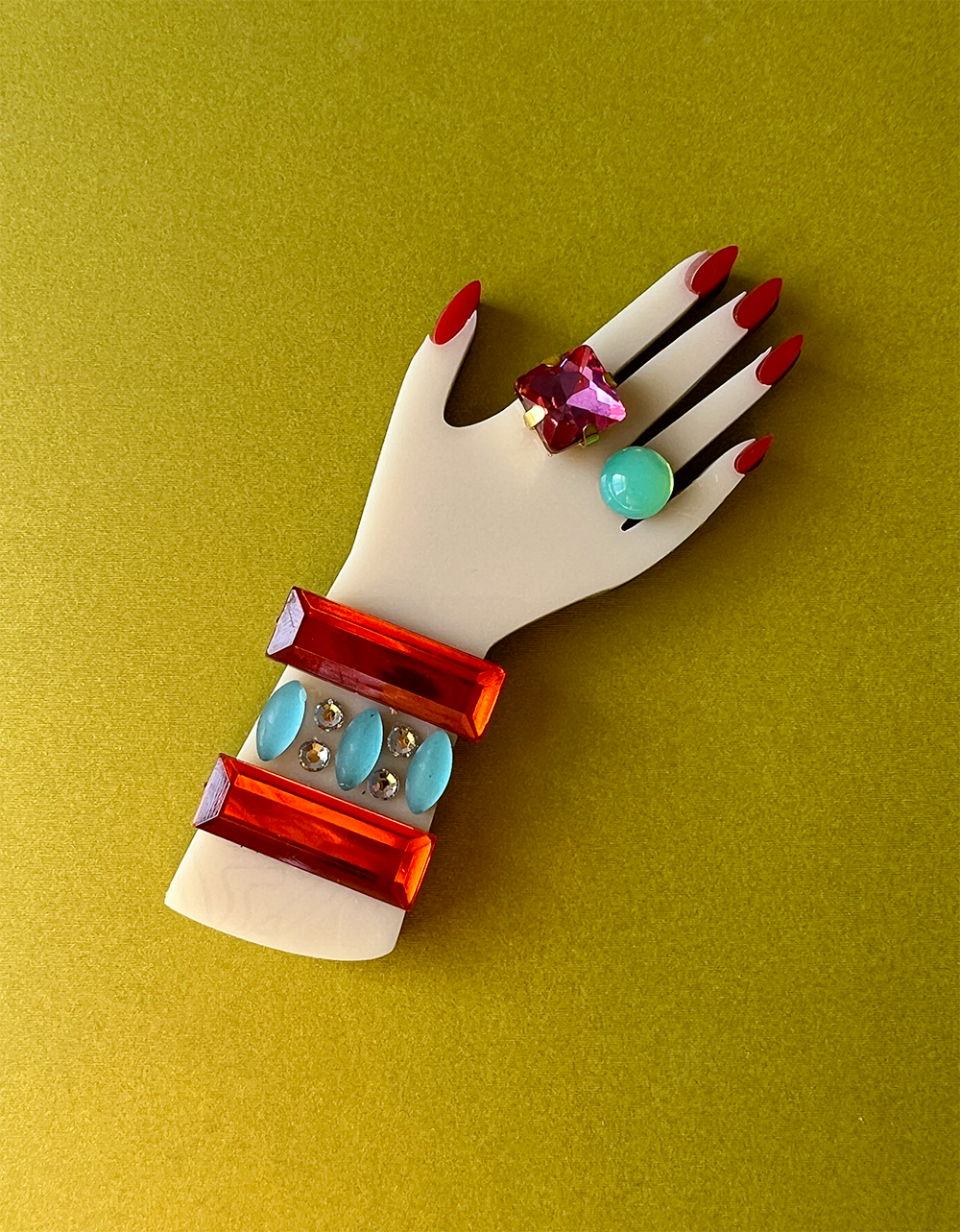 Hand One - orange/pink (green ring)
